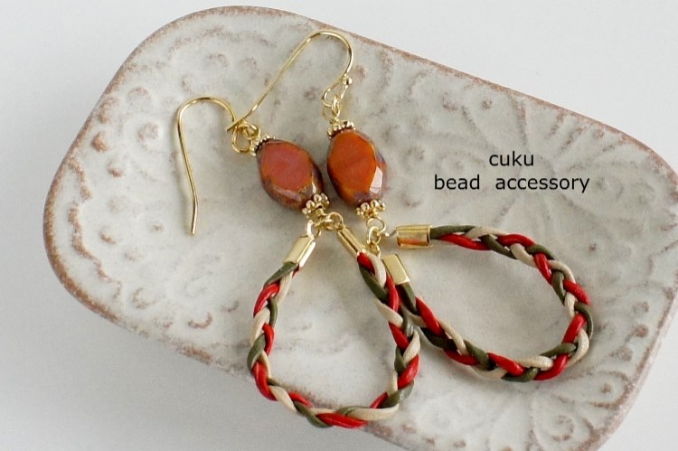 お守りピアス　朱（イヤリング変更可）