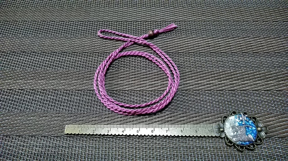 伸縮ペンダント紐紫　ワックスコード　ウッドビーズ　マクラメ 1枚目の画像