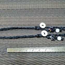 伸縮マスクチェーン黒　白色瑪瑙　星ミルフィオリ　マクラメ　四つ編み　ワックスコード 3枚目の画像