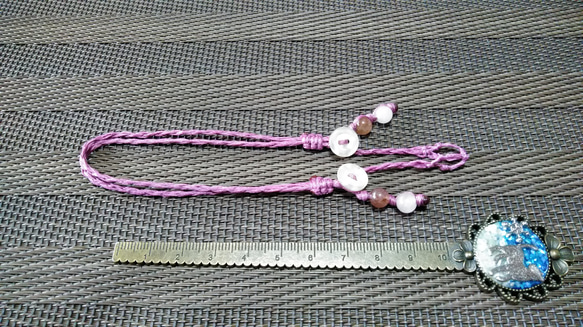 伸縮マスクチェーン紫　ローズクォーツ  ストロベリークォーツ　マクラメ　四つ編み　ワックスコード 2枚目の画像