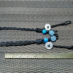 伸縮マスクチェーン黒　青瑪瑙　水色翡翠　マクラメ　四つ編み　ワックスコード 2枚目の画像