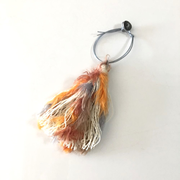 boho オレンジのタッセルチャーム［ネイティブ エスニック 羽根
