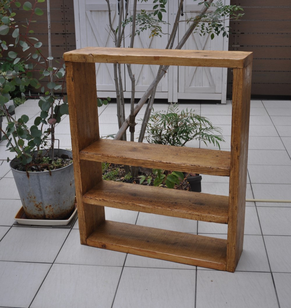 ジャンクな棚　３段