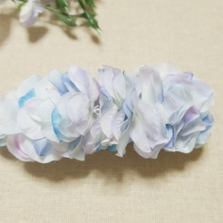 【送料無料】紫陽花バレッタ～清楚な淡いブルーとスワロフスキーの雫 3枚目の画像