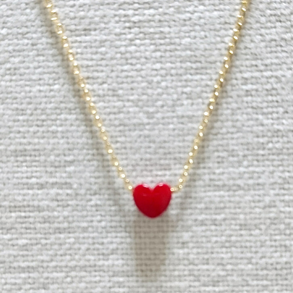 【送料無料】tiny red heart～真っ赤なハートのシンプルネックレス 1枚目の画像