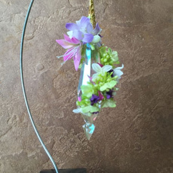 揺れるクリステルとグリーンの小花（スタンド付） 3枚目の画像