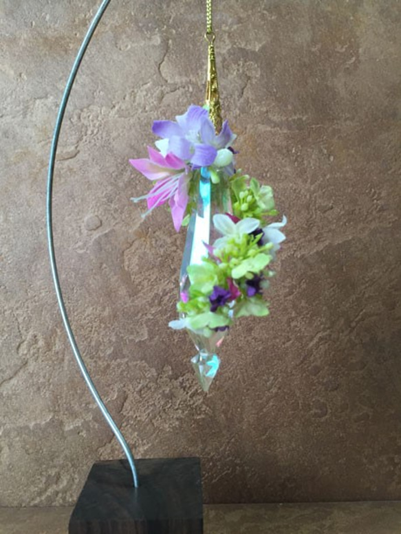 揺れるクリステルとグリーンの小花（スタンド付） 3枚目の画像