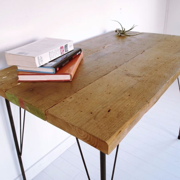 古材と鉄脚のテーブル 
