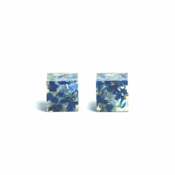 Flower×Cubepierced earrings(Navy) 1枚目の画像
