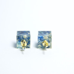 Flower×Cubepierced earrings(Navy) 2枚目の画像
