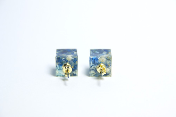 Flower×Cubepierced earrings(Navy) 2枚目の画像