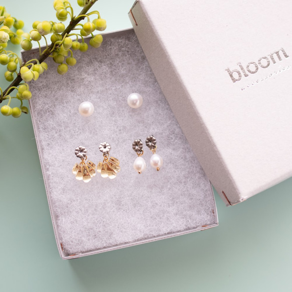 bloom spring set box　B【淡水パールとヴィンテージグラスの着せ替え耳飾り】 1枚目の画像