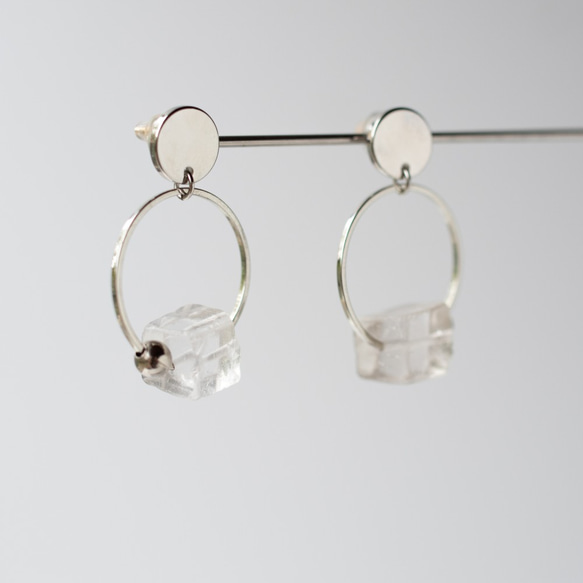 ice cubes -quartz-14kgf pierces or earrings 第4張的照片