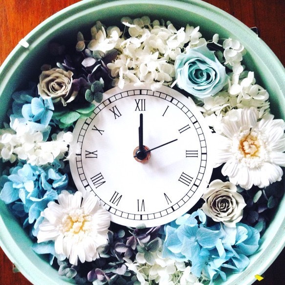 花時計 Blue & White ガーベラ 12,800円