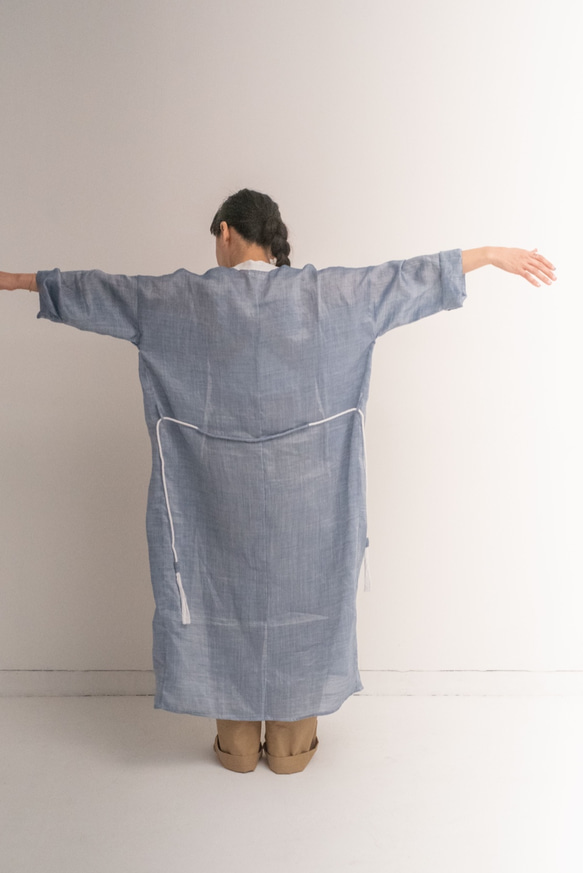 ナツの服　　Ciel リネンガウン　ブルー  （受注製作 4月中旬〜5月上旬お届け） 6枚目の画像