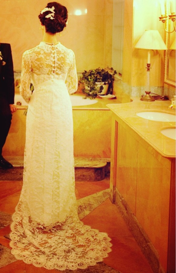 ウェディングドレスレーストレーン　wedding dress back lace