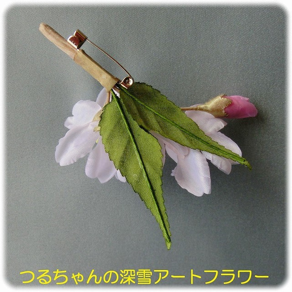 薄花桜のコサージュ葉付き 6枚目の画像