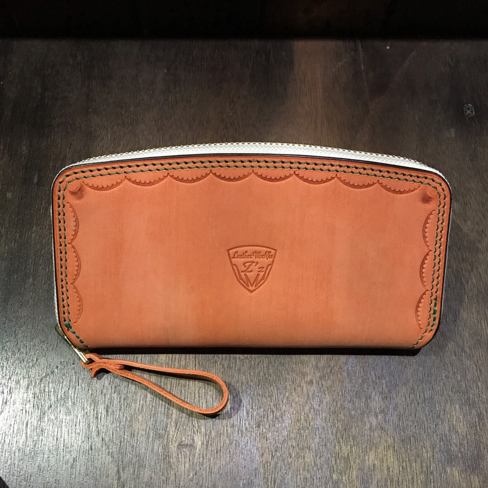 ラウンドファスナー長財布 曲線デザイン　Wステッチ オレンジ×グリーン