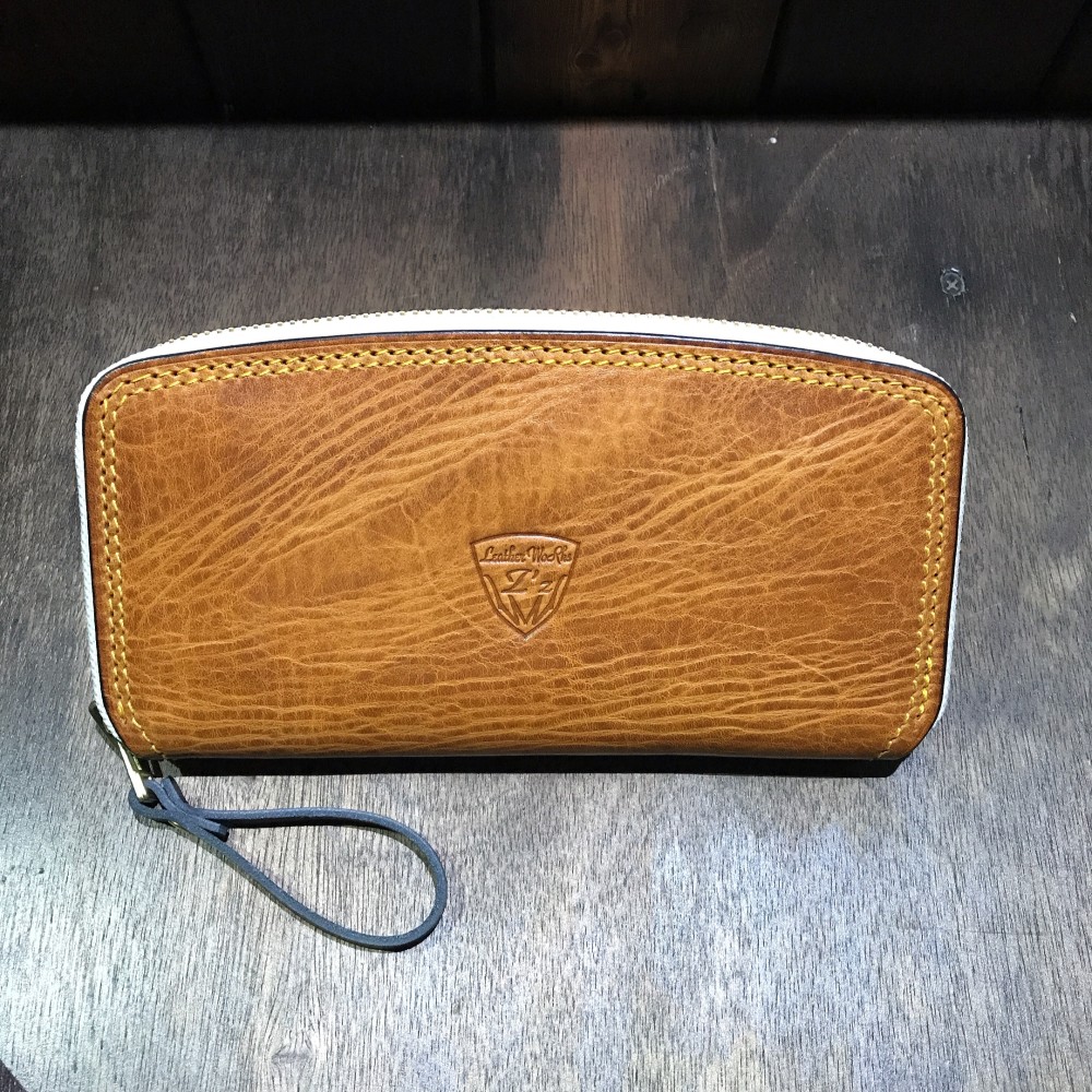 ラウンドファスナー長財布　曲線デザイン　Wステッチ キャメル激シワ加工×ブラック