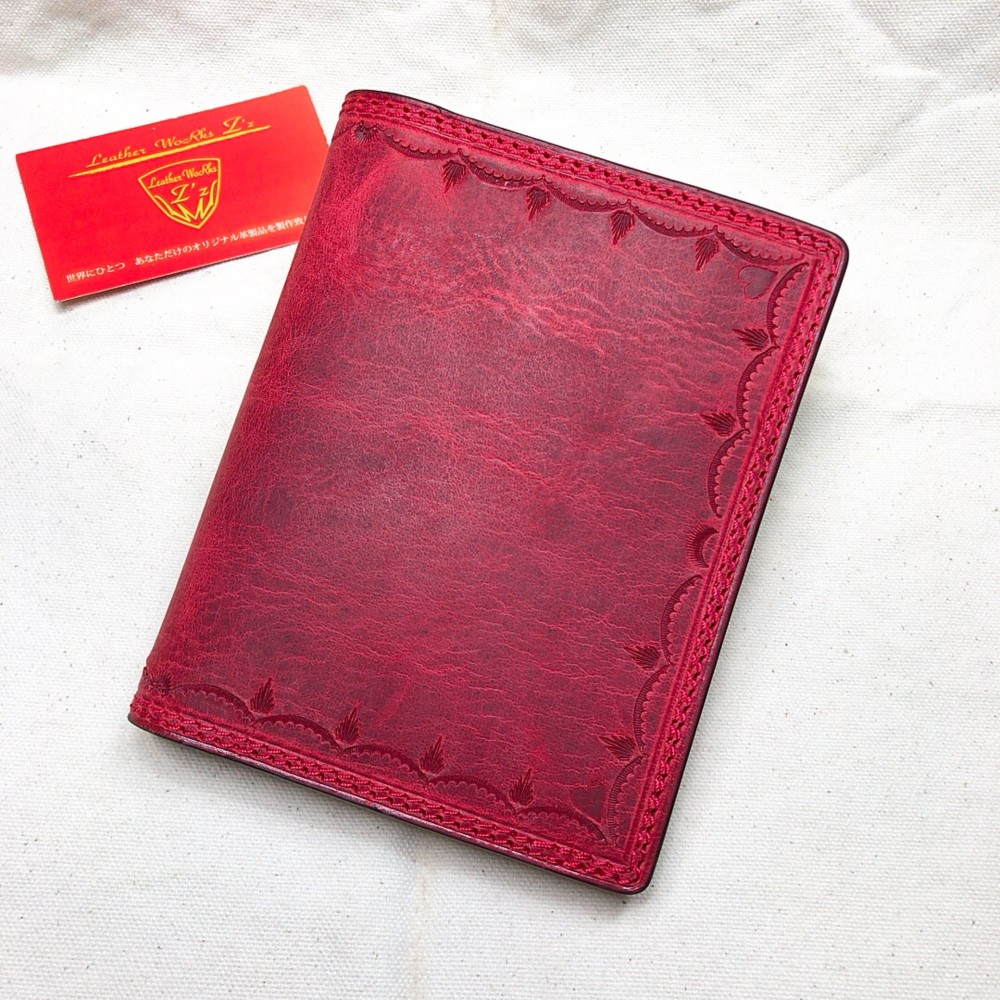 A6サイズ　ブックカバー　赤Wステッチ　レッド×イエロー　オイルレザー　デザイン刻印