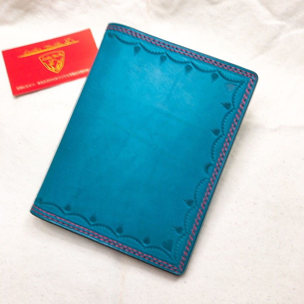 A6サイズ　ブックカバー　赤Wステッチ　ターコイズ×レッド　オイルレザー　デザイン刻印