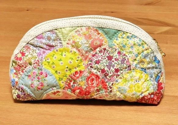 母の日に向けて200円値下げしました☆パッチワークキルト☆ hana