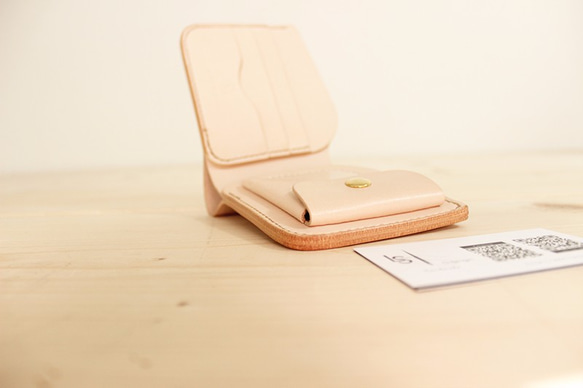 JAPAN LANSUI DESIGN 名入れ対応 ヌメ革手作り手縫い 二つ折り財布 コイン入れ付き横 9枚目の画像