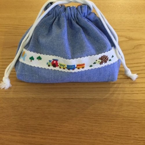 クロスステッチ刺繍：カラフルな電車と動物☆お弁当袋／＊お受験