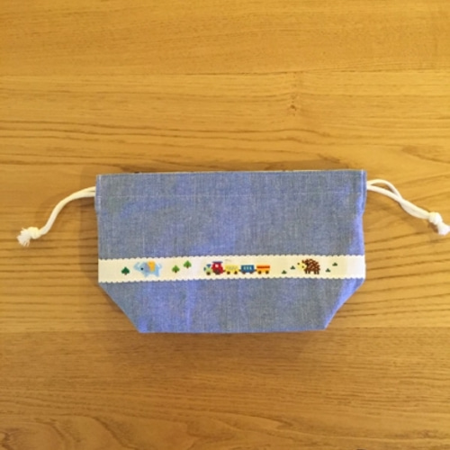 クロスステッチ刺繍:カラフルな電車と動物☆お弁当袋/*お受験 クロスステッチ刺繍:カラフルな電車と動物☆お弁当袋/*お受験