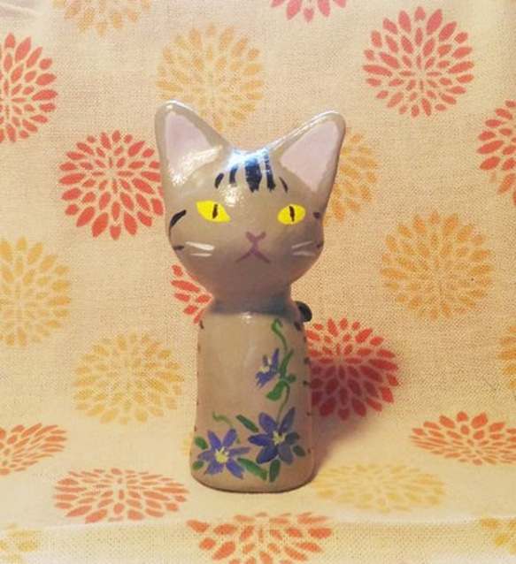 貓小木偶 Cat Kokeshi Doll (tabby) 第1張的照片