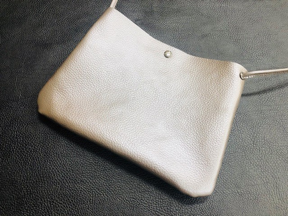 【日本製】 本革シュリンクレザー ショルダーポシェット 【ショルダー長さ自由自在調節可能】 ピンクゴールド 4枚目の画像