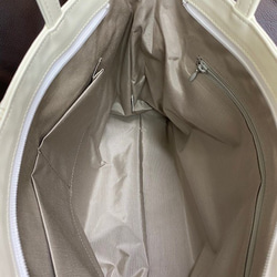 【日本製造】「不肩膀酸痛」 超輕約360克 高品質PU皮革 相容A4文件 手提包 珍珠白 第9張的照片