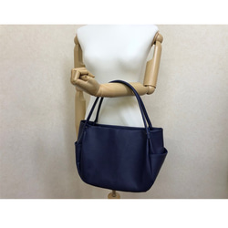 日本製造：全牛皮材質，頂部拉鍊，真皮包，輕便，真皮收縮皮手提包，墨藍色 第6張的照片