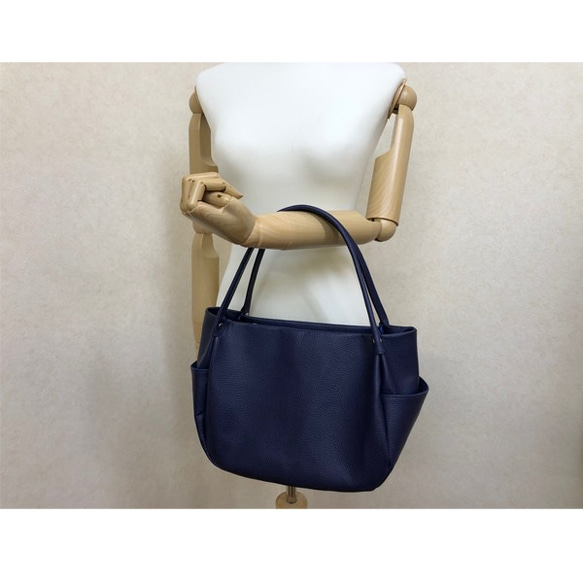 日本製造：全牛皮材質，頂部拉鍊，真皮包，輕便，真皮收縮皮手提包，墨藍色 第6張的照片