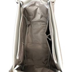 日本製造：全牛皮材質，頂部拉鍊，真皮包，輕便，真皮收縮皮手提包，淺灰色 第4張的照片