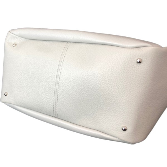 日本製造：全牛皮材質，頂部拉鍊，真皮包，輕便，真皮收縮皮手提包，淺灰色 第5張的照片