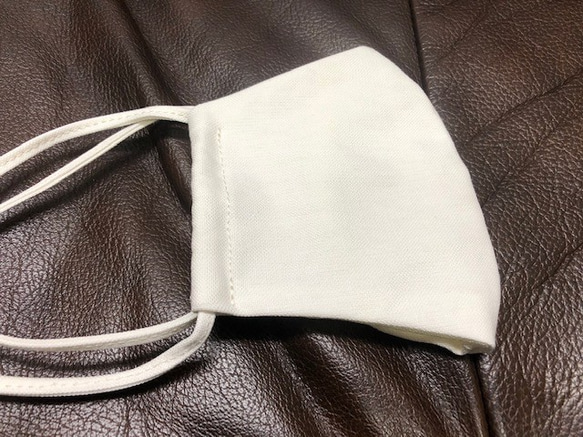 可水洗的三維面罩耳線可自由調節100％棉質的三維面罩可水洗的面罩M白色 第2張的照片