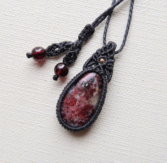 希少 カナダ産 ユーディアライト マクラメペンダント 【公式通販】