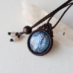 ﾈﾊﾟｰﾙ産】カイヤナイトのマクラメペンダントromk ネックレス
