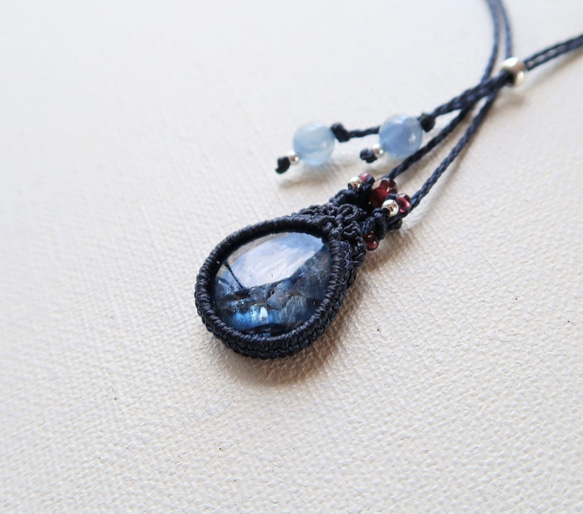 Creema限定』カイヤナイト・マクラメペンダントwdrdeco ネックレス