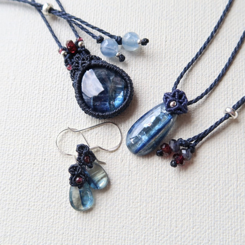 Creema限定』カイヤナイト・マクラメペンダントwdrdeco ネックレス