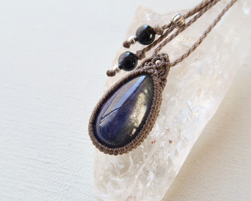 Creema限定』バイカラータンザナイト・マクラメペンダントdrl