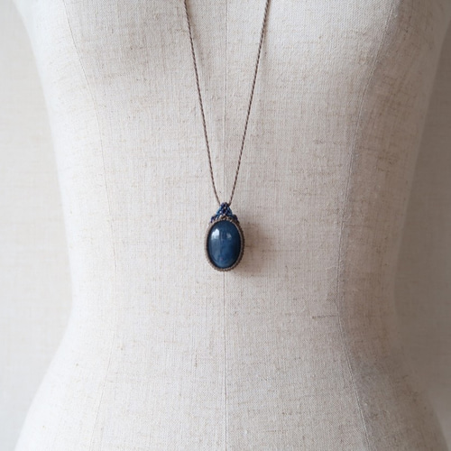 Creema限定』ディープブルーアクアマリン・マクラメペンダントjlov