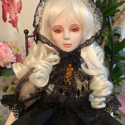 創作ビスクドール　人形　黒いアンティーク風ドレスの女の子 1枚目の画像