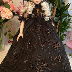 創作ビスクドール　人形　黒いアンティーク風ドレスの女の子 3枚目の画像