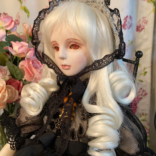 創作ビスクドール 人形 黒いアンティーク風ドレスの女の子 創作ビスクドール 人形 黒いアンティーク風ドレスの女の子