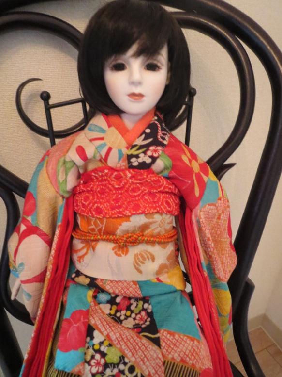 創作ビスクドール　人形　アンティーク着物花模様の着物の女の子 5枚目の画像