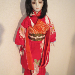創作ビスクドール人形　アンティークの赤い着物の女の子 6枚目の画像