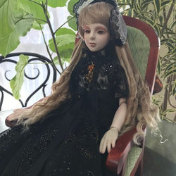 創作球体関節ビスクドール人形　栗色の髪の 黒のアンティーク風ロングドレスの少女 6枚目の画像