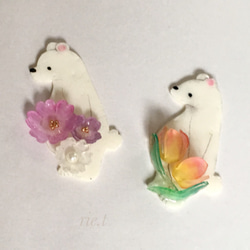 再販【rie.t】シロクマとお花のブローチ 2枚目の画像